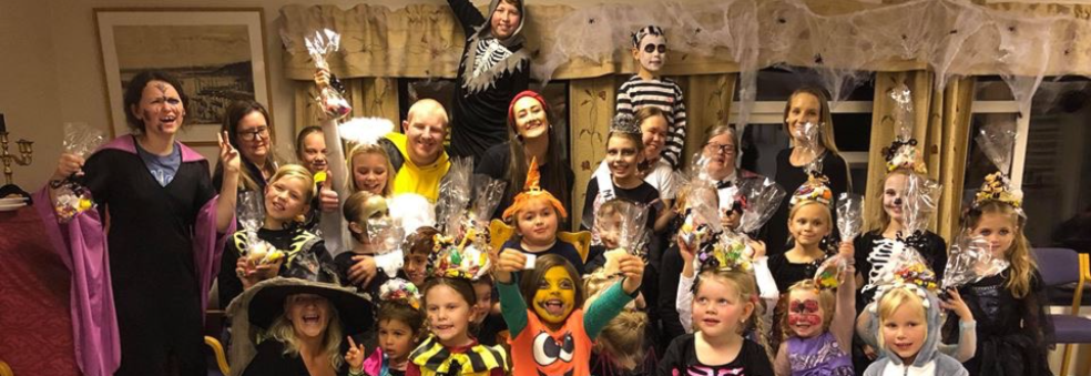 Halloween-party for barn